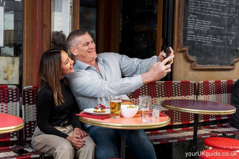 Dating an Older Man: What to Expect from an Age Gap Relationship